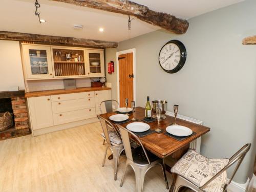 17 Millgate