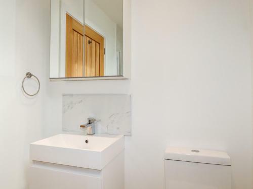 1 Silver Birch Gardens