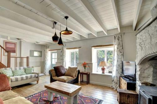 Beautiful Character Cottage, 1 Mile From The Beach