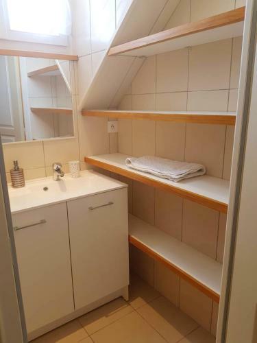Maison de 2 Chambres Avec Jardin Clos Et Wifi A Gace