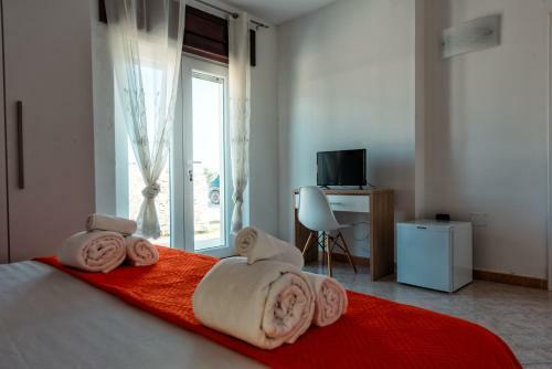 Hostal Mirella Rooms By Diddoi