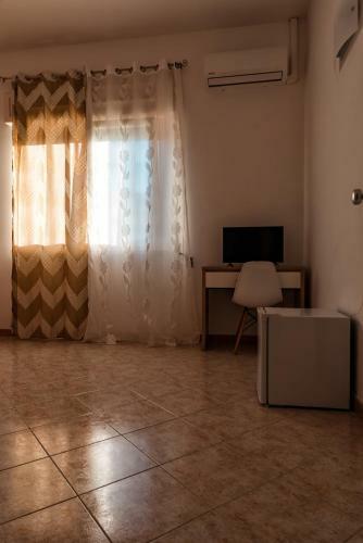 Hostal Mirella Rooms By Diddoi