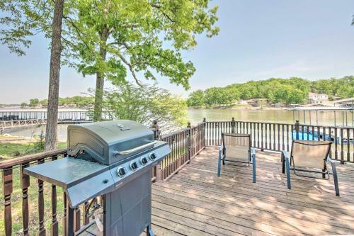 Waterfront Lake Ozark Pad Fishing And Boat Dock!