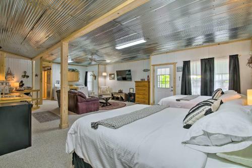 Apartamento Table Rock Lake Retreat With Large Deck And Pool!