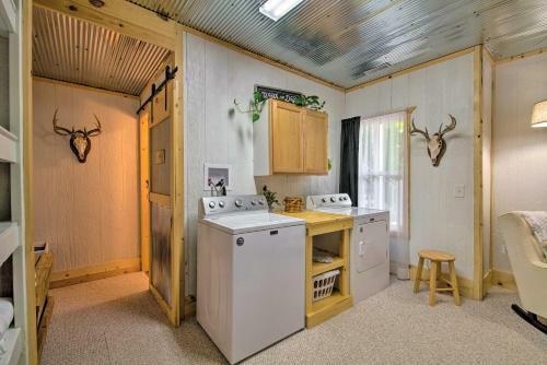Apartamento Table Rock Lake Retreat With Large Deck And Pool!