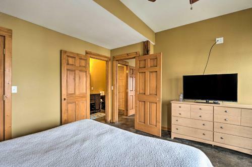 Lake Of The Ozarks Hideaway With Private Dock!