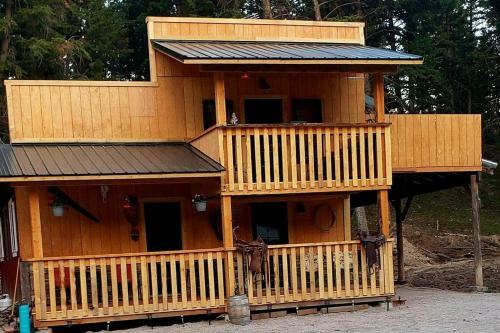 (Quarter Horse Hideout ) One Of Two Units