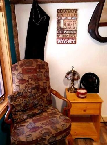 (Quarter Horse Hideout ) One Of Two Units