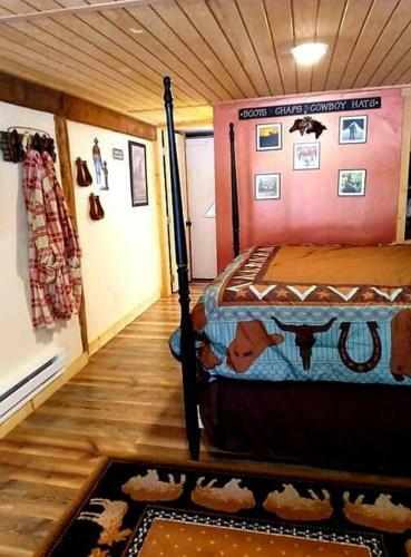 (Quarter Horse Hideout ) One Of Two Units
