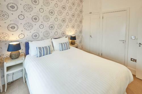 Host & Stay - The Plaice