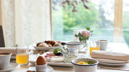 Hostal Restaurant Cafe Ladurner