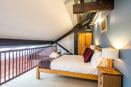 Victoria Quays Charming Loft Apartment - Free Parking