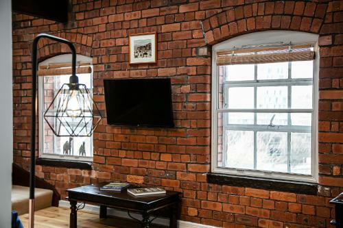 Victoria Quays Charming Loft Apartment - Free Parking