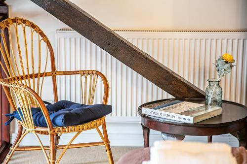 Victoria Quays Charming Loft Apartment - Free Parking