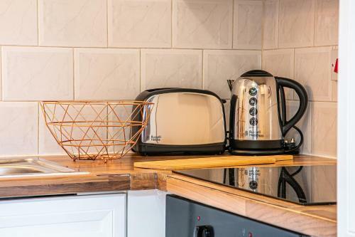 Victoria Quays Charming Loft Apartment - Free Parking