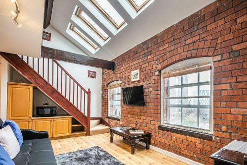 Victoria Quays Charming Loft Apartment - Free Parking