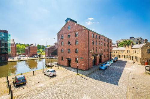 Victoria Quays Charming Loft Apartment - Free Parking