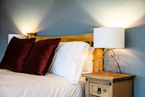 Victoria Quays Charming Loft Apartment - Free Parking