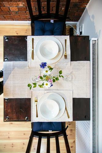 Victoria Quays Charming Loft Apartment - Free Parking