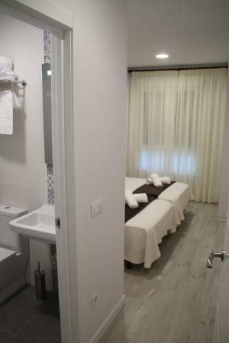 Hostal Baixo A Lua Rooming