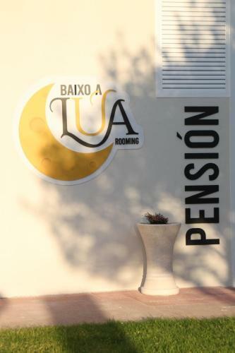 Hostal Baixo A Lua Rooming