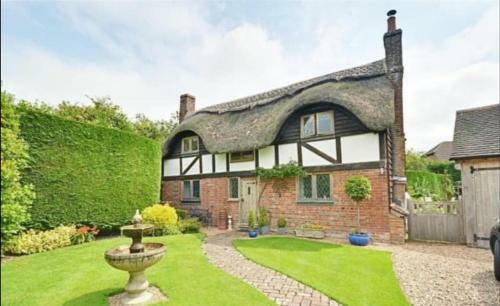 The Old Thatched Cottage Tenterden