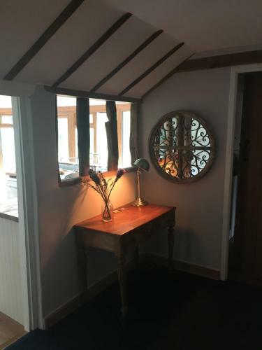 The Old Thatched Cottage Tenterden