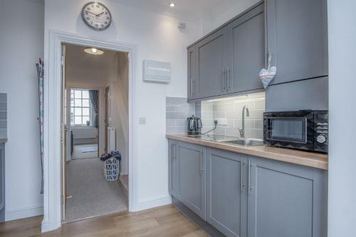 Ramsey Apartment - 2 Bedroom Apartment - Tenby