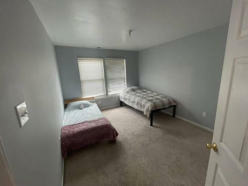 Cheerful 3-bedroom Townhouse Close To Beach