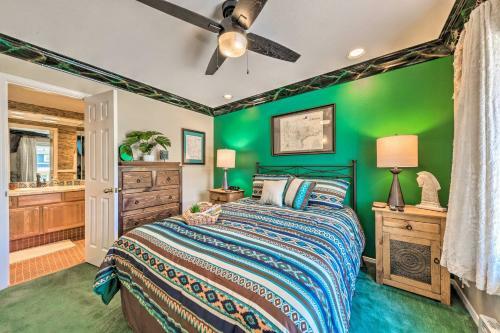 Eclectic Home With Deck 4 Mi To Ski Cloudcroft
