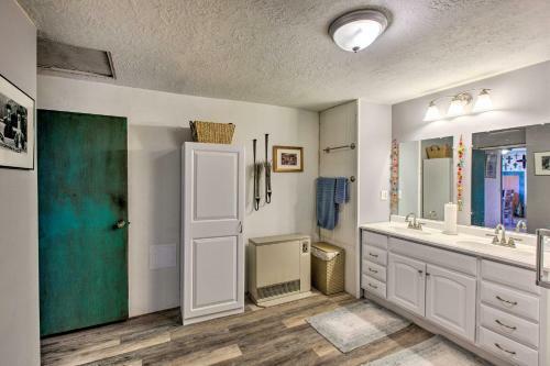 El Prado Escape With Large Yard About 9 Mi To Taos
