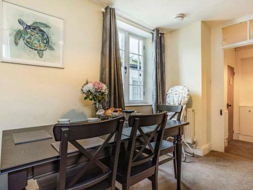 Lovely 2-bed Quaint Period Cottage In Torquay