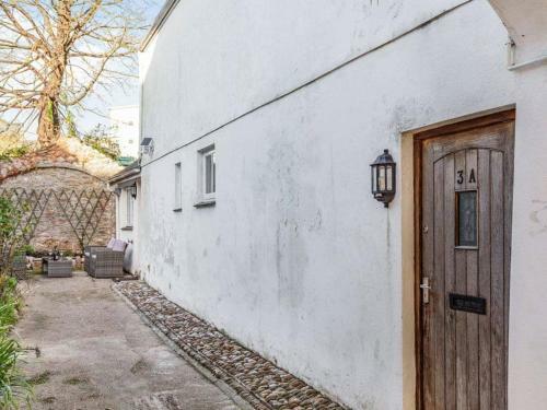 Lovely 2-bed Quaint Period Cottage In Torquay