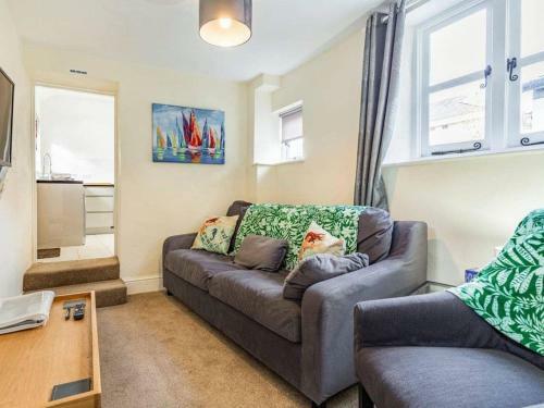 Lovely 2-bed Quaint Period Cottage In Torquay
