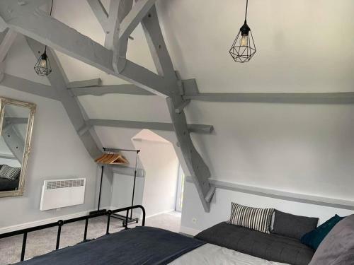 Stunning 3-bed Cottage Opposite Chateau And Canal