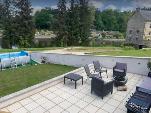Stunning 3-bed Cottage Opposite Chateau And Canal