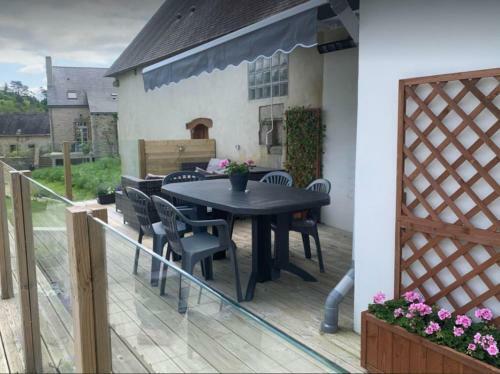 Stunning 3-bed Cottage Opposite Chateau And Canal