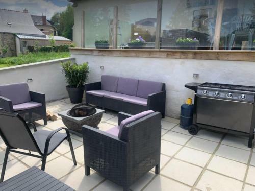 Stunning 3-bed Cottage Opposite Chateau And Canal