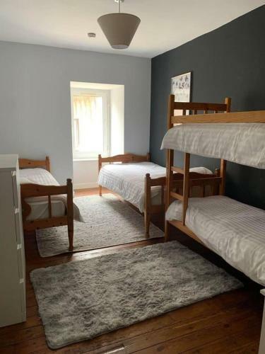 Stunning 3-bed Cottage Opposite Chateau And Canal