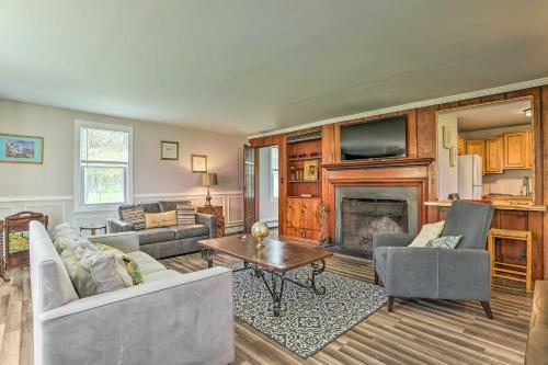 Goshen Cottage With Deck On Working Family Farm