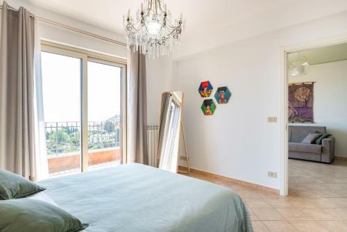 Taormina Panoramic Apartment With Parking