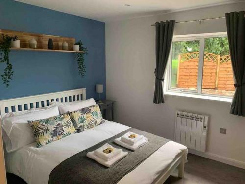 Beautiful Cosy Rural Retreat With Parking!