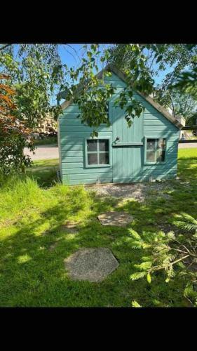 Beautiful Cosy Rural Retreat With Parking!