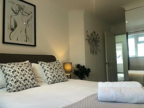 2 Bed Apartment- 33a Saint Leonard