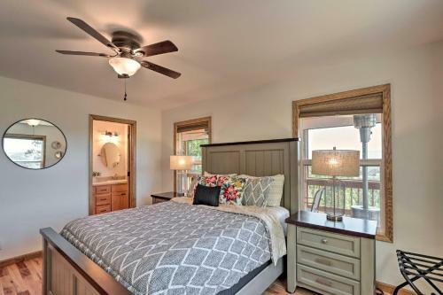 Sky Blue Overlook Screened Porch And Grill!