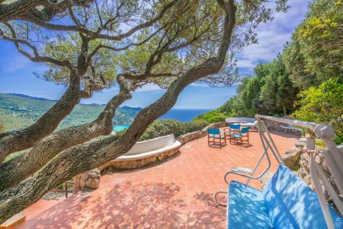 Villa Aurelia . A Terrace On The Mediterranean Sea