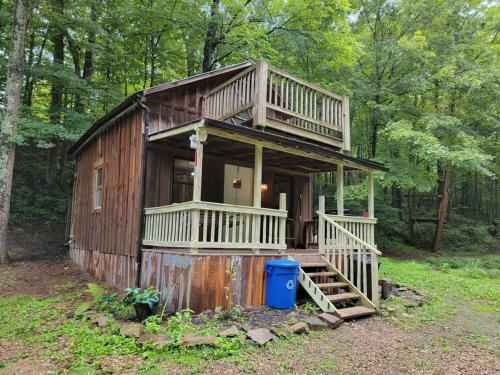 Hocking Rustic Retreat