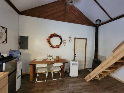 Hocking Rustic Retreat
