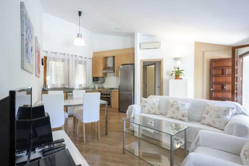 Villa Julieta 454