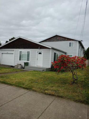 Hostal The Lakeside Overlook - Close To Everything!